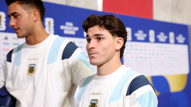Bombazo de Julián Álvarez: «Hablé con el Atlético, quiero cumplir mi sueño de jugar en Barcelona»