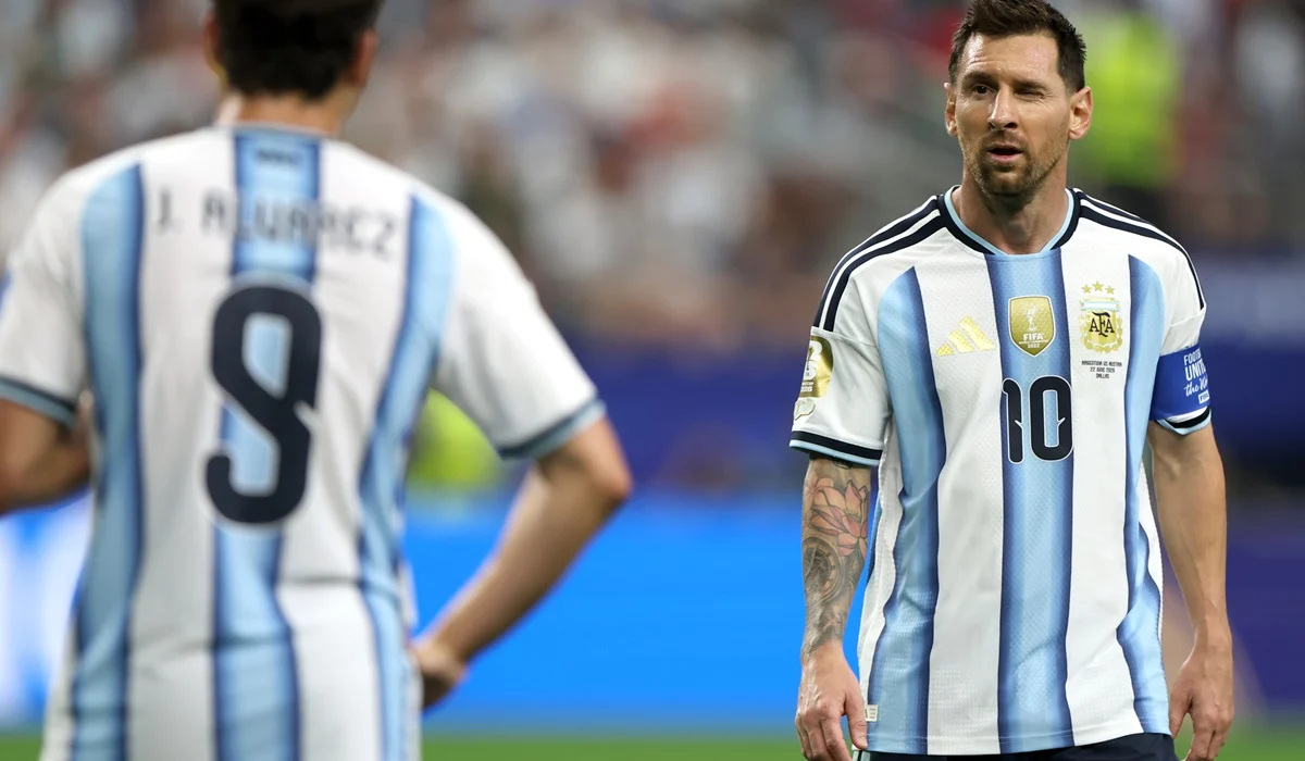 Julián Álvarez elogió a Messi y lo tildó como «el mejor de la historia»