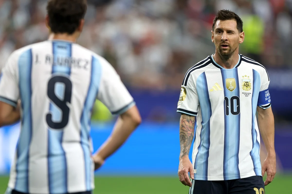 Julián Álvarez elogió a Messi y lo tildó como «el mejor de la historia»