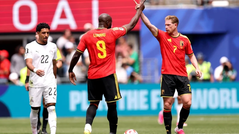 Lukaku ingresó desde el banco y tardó ocho segundos en generar el empate de Bélgica