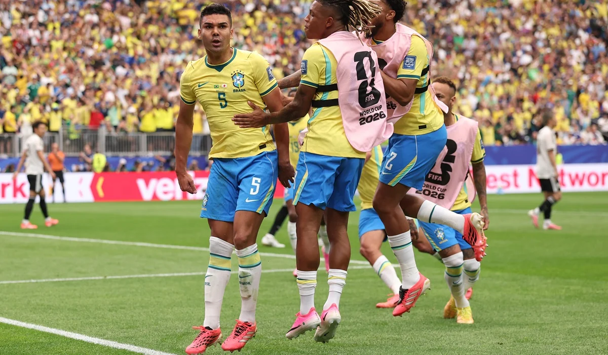 Brasil logró el empate ante Japón con un cabezazo de Casemiro
