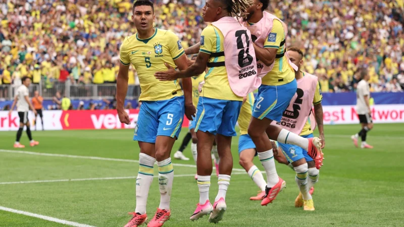 Brasil logró el empate ante Japón con un cabezazo de Casemiro