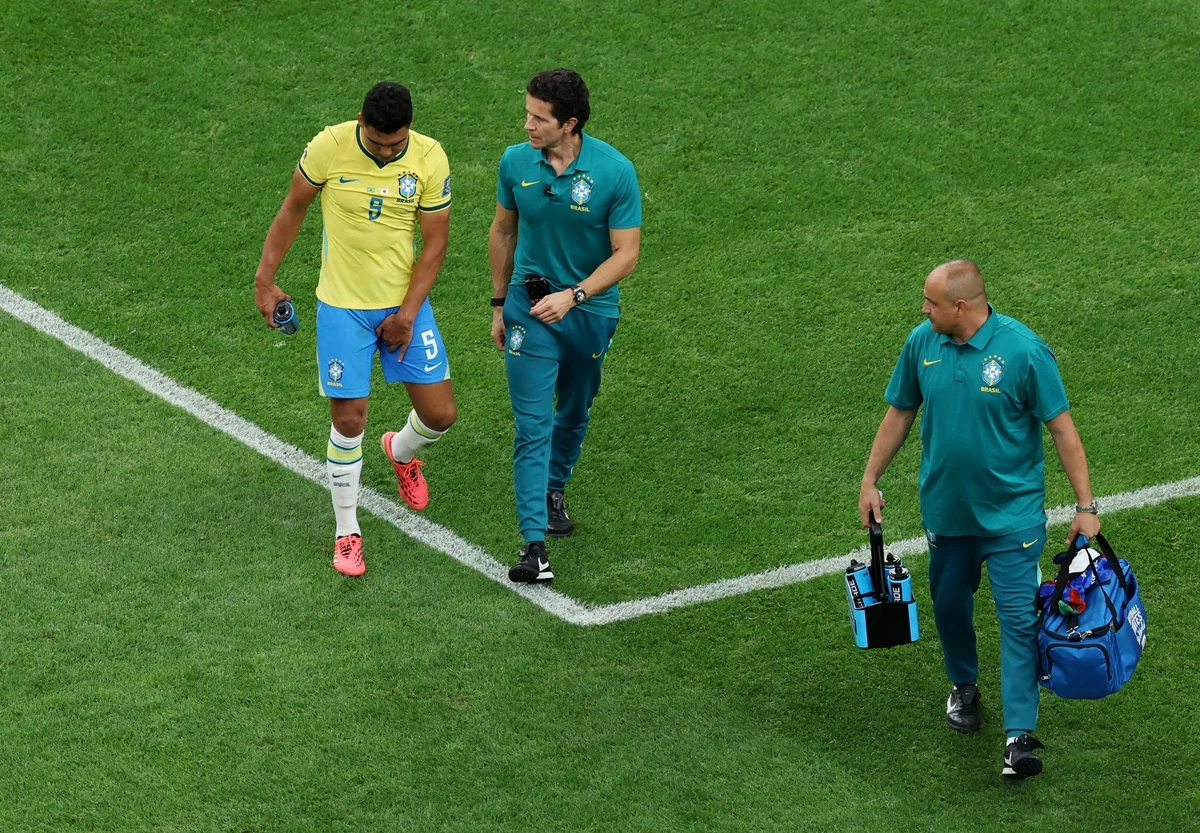 Casemiro salió con molestias y Brasil sumó otro lesionado
