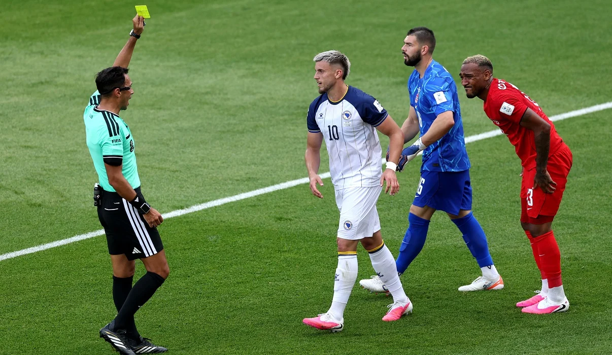 Facundo Tello cobró 5 segundos en un lateral en Bosnia – Canadá