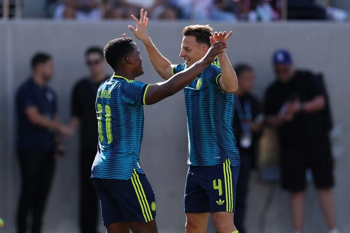Colombia derrotó sin transpirar a Jordania, rival de Argentina, con doblete de Jhon Arias