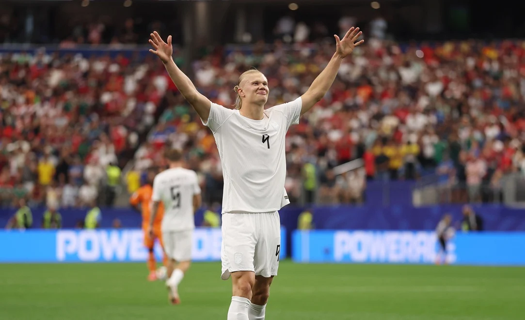 Haaland vuelve a adelantar a Noruega con su quinto gol mundialista