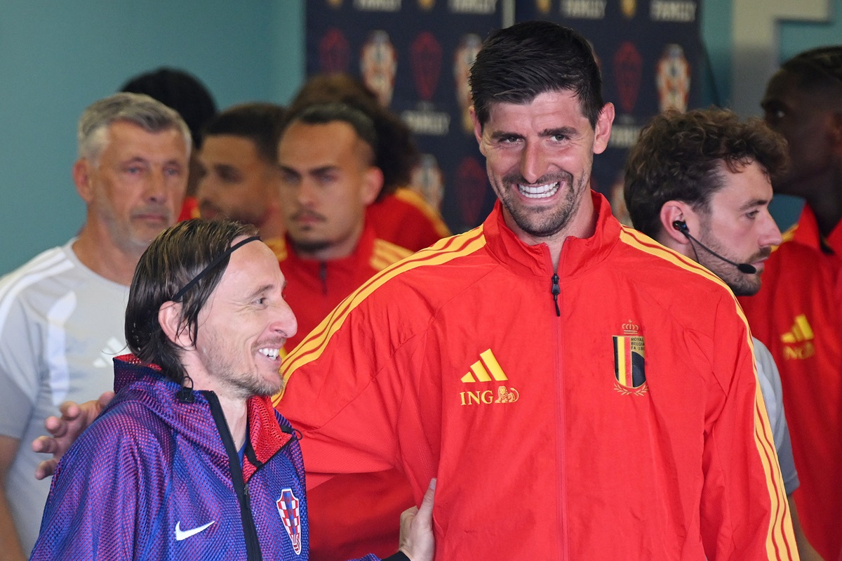 Dos viejos campeones de Real Madrid juntos en un amistoso. Modric y Courtois se reencontraron en Croacia - Bélgica
