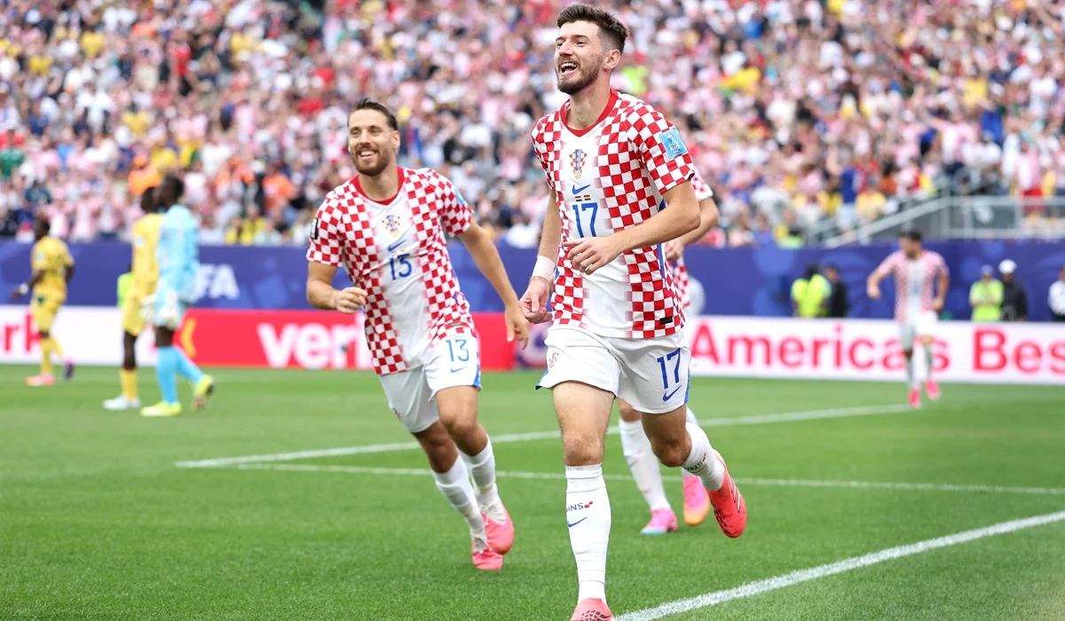 Croacia le gana a Ghana y por ahora supera también a Inglaterra