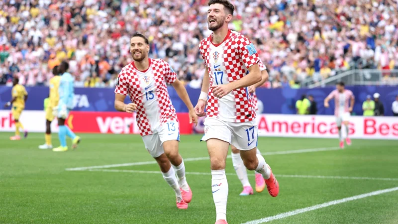 Croacia le gana a Ghana y por ahora supera también a Inglaterra