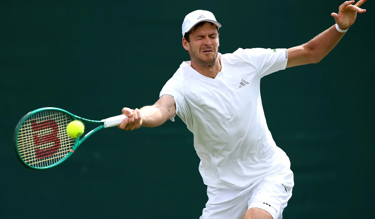 Hurkacz eliminó a Ruud en el primer bombazo de Wimbledon