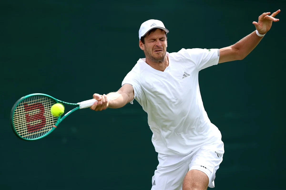 Hurkacz eliminó a Ruud en el primer bombazo de Wimbledon