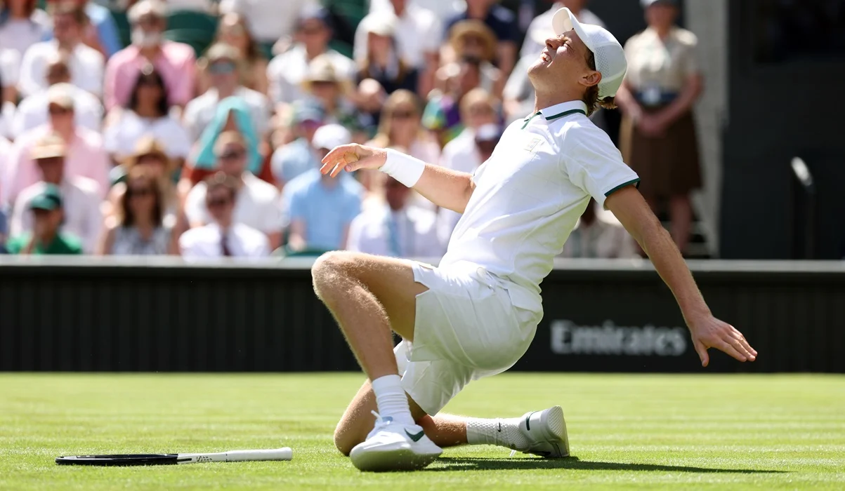 Sinner y Shapovalov sufrieron el césped de Wimbledon