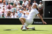 Sinner y Shapovalov sufrieron el césped de Wimbledon