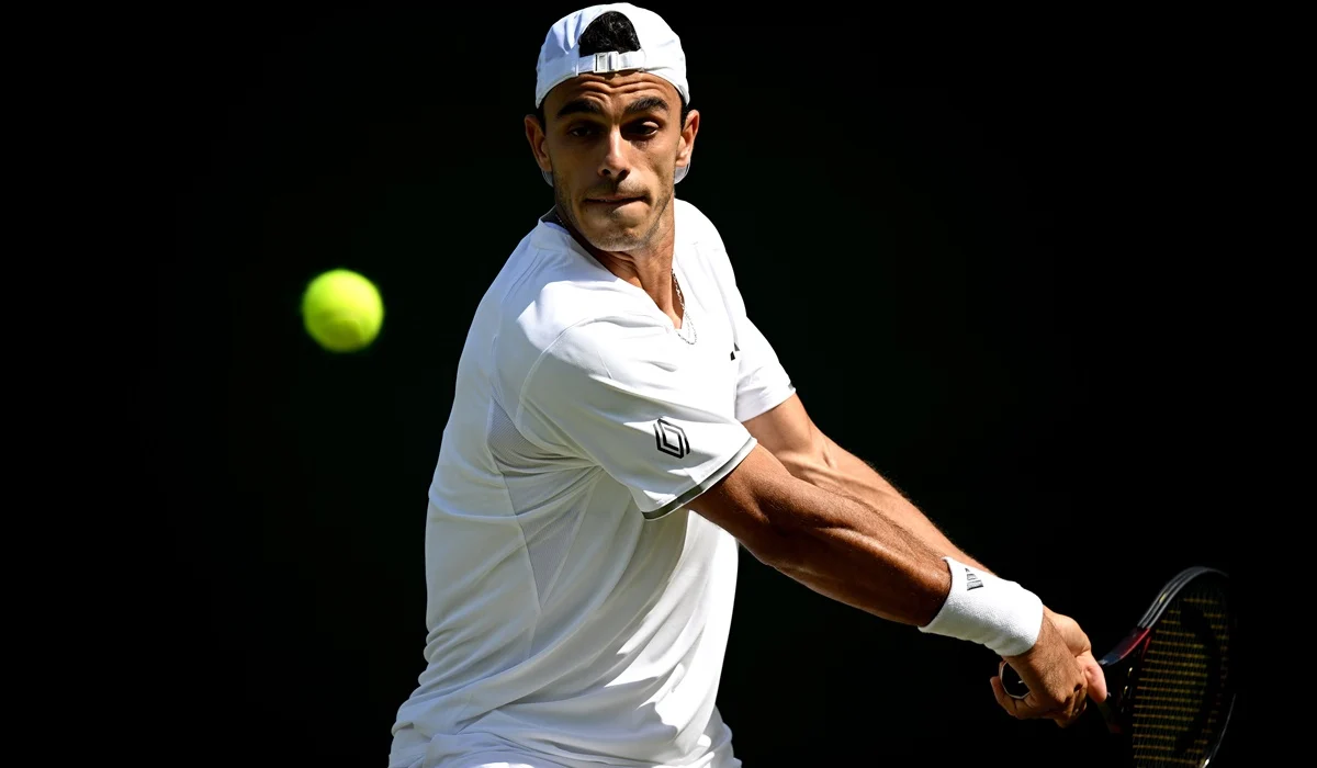Francisco Cerúndolo sufrió un duro tropiezo y se despidió rápido en el debut de Wimbledon