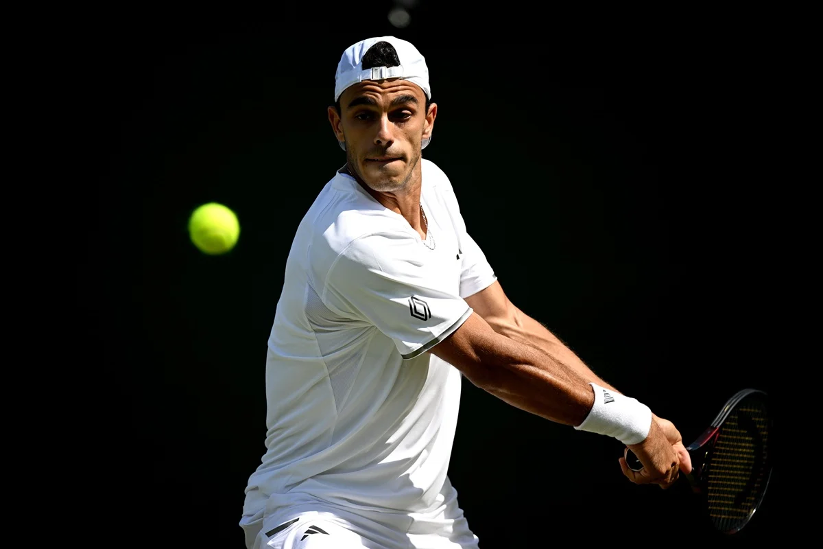 Francisco Cerúndolo sufrió un duro tropiezo y se despidió rápido en el debut de Wimbledon