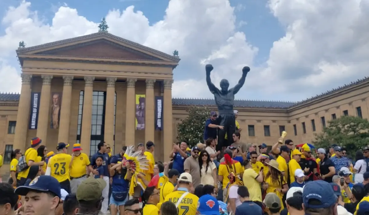 Ecuador copó la estatua de Rocky e hizo una fiesta en el Museo de Arte de Filadelfia