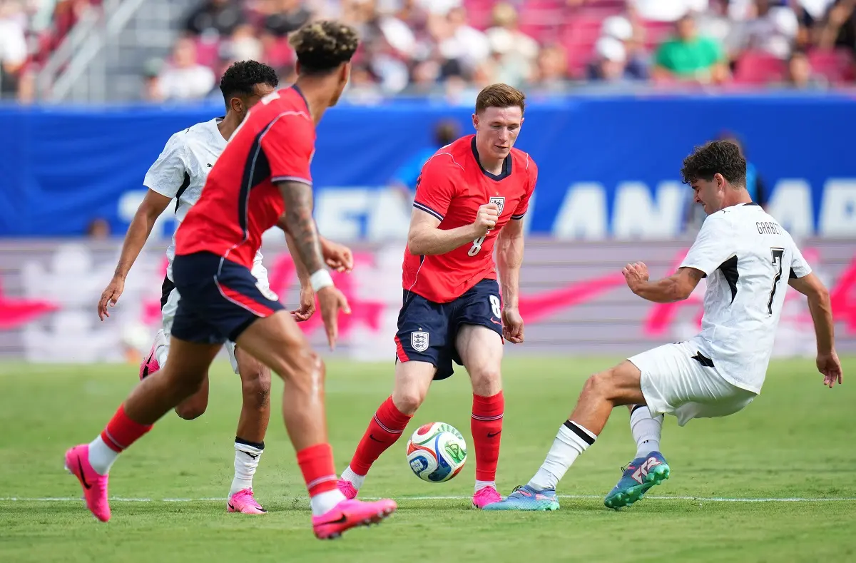 Inglaterra cambió todo el equipo en el entretiempo ante Nueva Zelanda