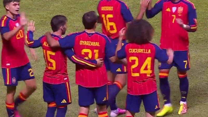 Mikel Oyarzabal necesitó menos de dos minutos para marcar su gol 25 con España