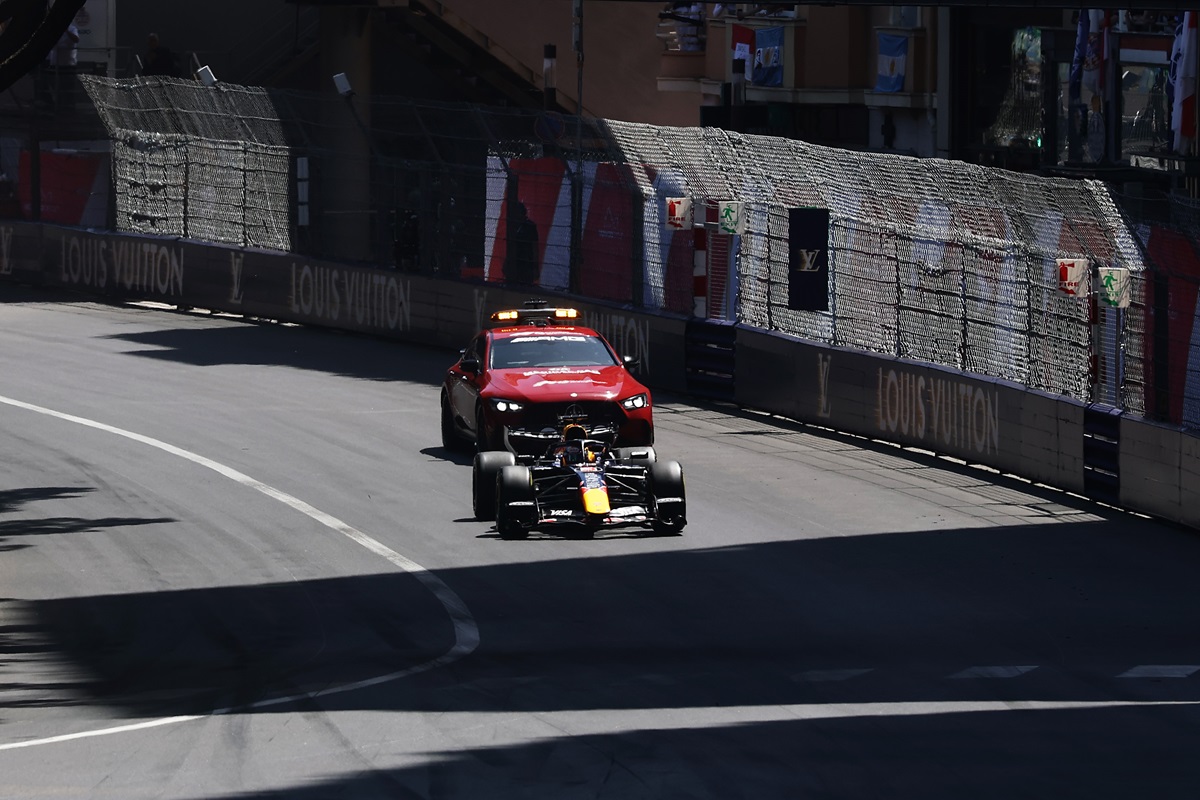 Max Verstappen falló en la salida y abandonó en primera vuelta