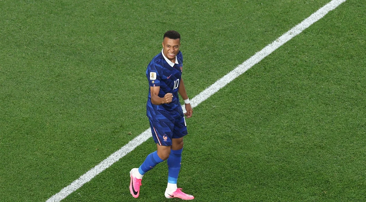 Mbappé celebró 100 partidos con Francia alcanzando el récord goleador de Klose en la Copa Mundial