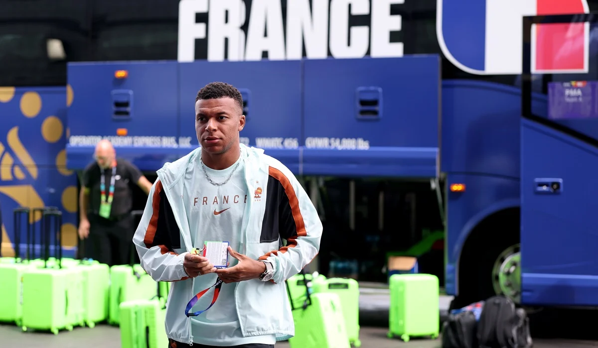 Formaciones de Francia e Irak con Mbappé y Olise desde el arranque