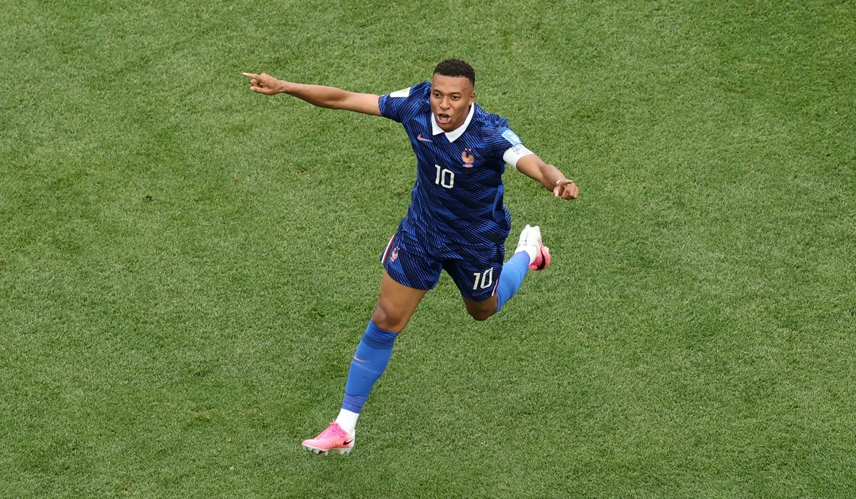 Kylian Mbappé celebró sus 100 partidos en Francia con gol