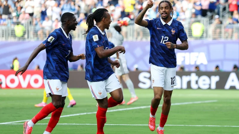 Bradley Barcola amplió la ventaja para Francia ante Suecia
