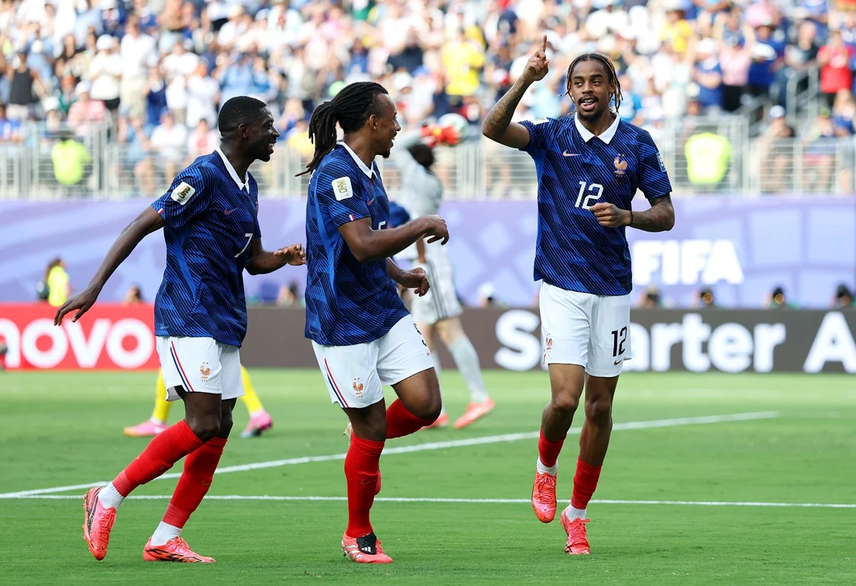 Bradley Barcola amplió la ventaja para Francia ante Suecia