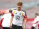 El delantero de 18 años el Bayern Munich podría perderse el Mundial. Lennart Karl se lesionó en la práctica y alarmó a Alemania