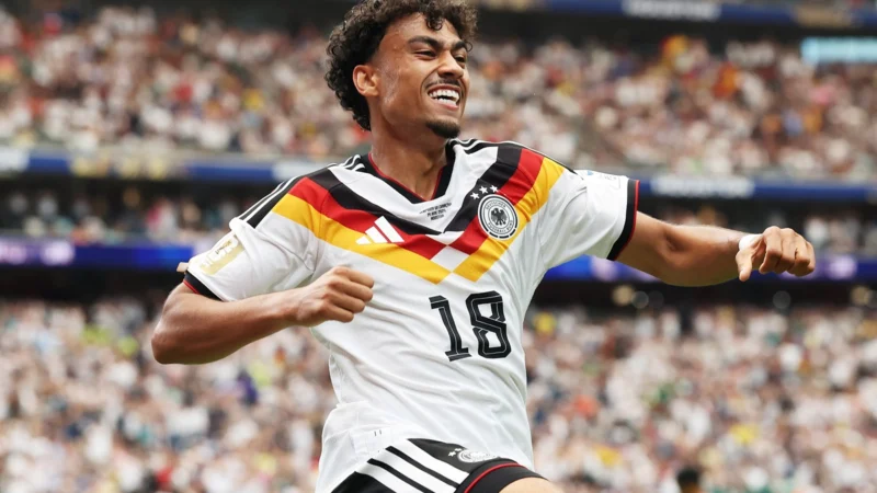 Nathaniel Brown como Schlotterbeck debutaron en la red en el Mundial