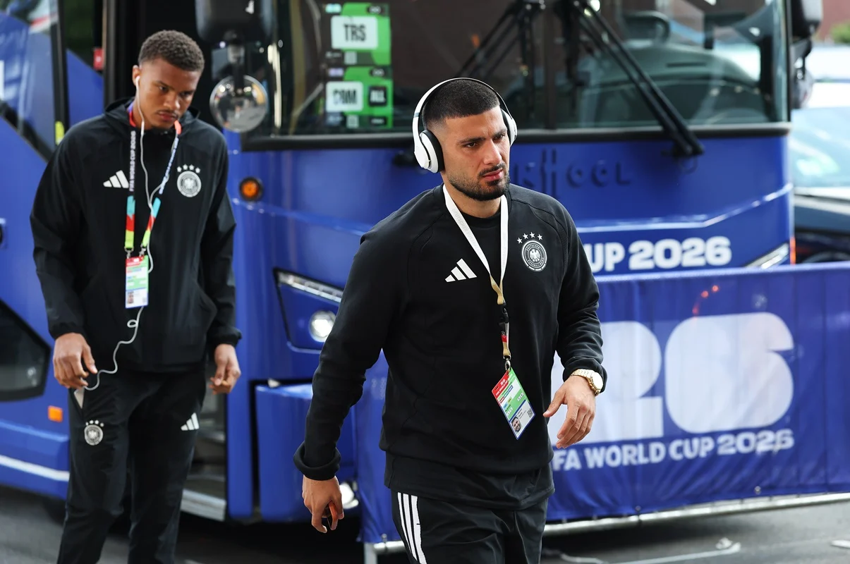 Formaciones para Alemania y Paraguay en el Mundial