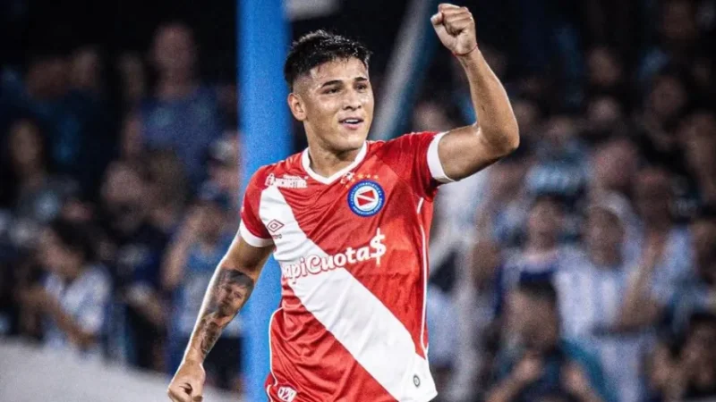 Boca acordó con Argentinos la compra de Leandro Lozano y tiene a su primer refuerzo