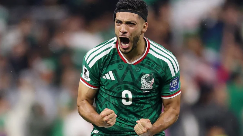 Raúl Jiménez superó a Jared Borgetti como el segundo máximo artillero histórico de México