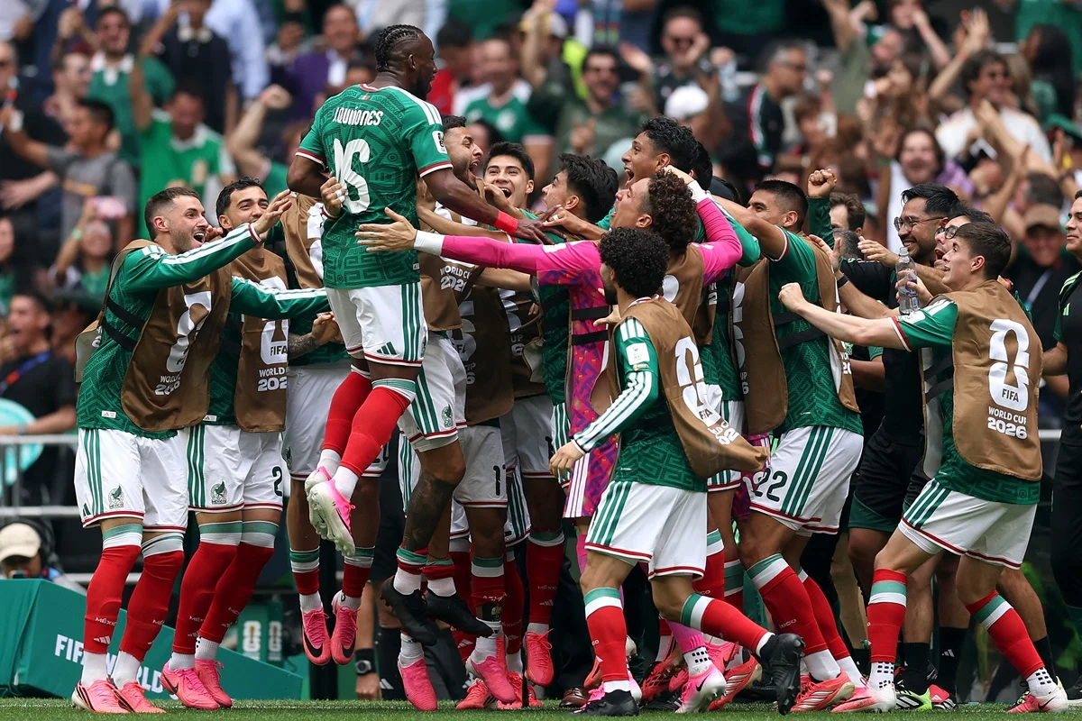 México ganó los tres partidos de la fase inicial del Mundial por primera vez en su historia