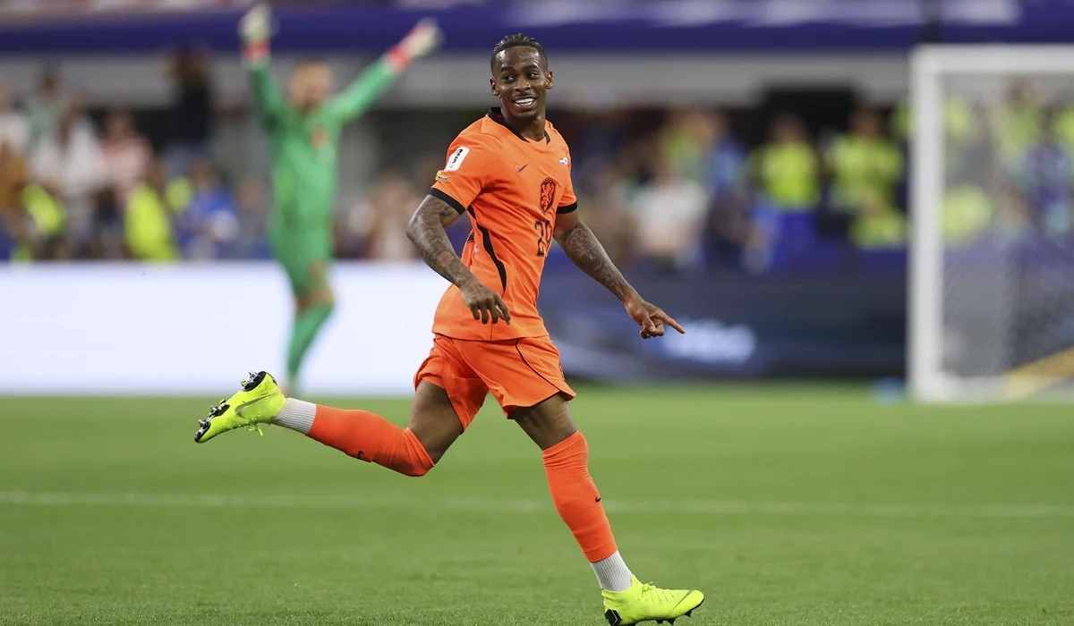Summerville convirtió en la Copa del Mundo diez días después de su debut internacional con Países Bajos