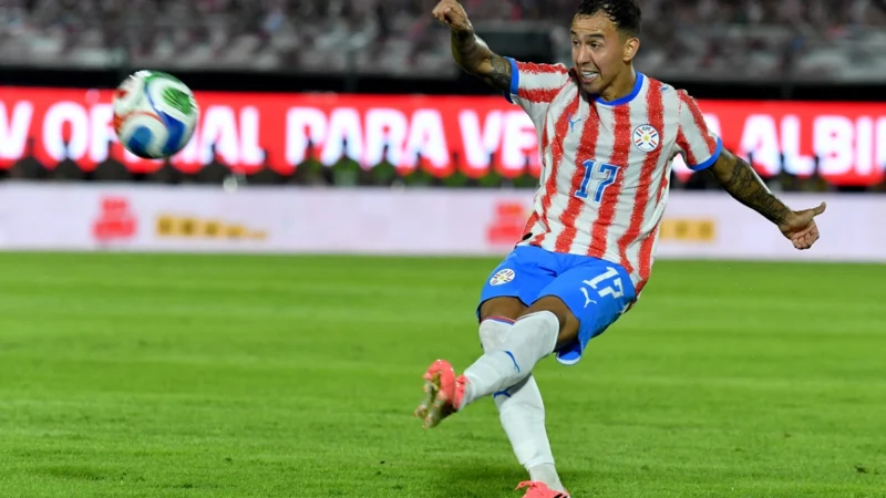 La vuelta al fútbol argentino deberá esperar: Alejandro Romero Gamarra renovó su contrato en Al Ain