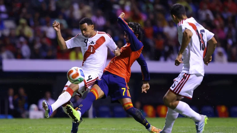 España jamás tuvo el arco en cero ante la Selección de Perú