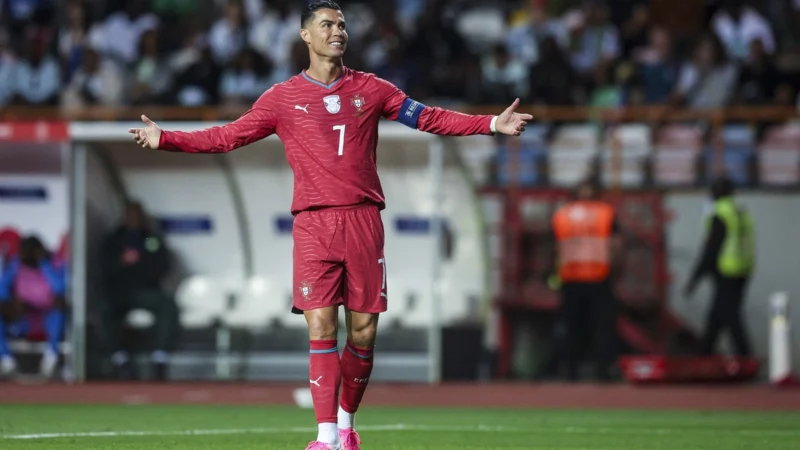 Cristiano Ronaldo jugó 65 minutos con Portugal y desperdició 4 chances