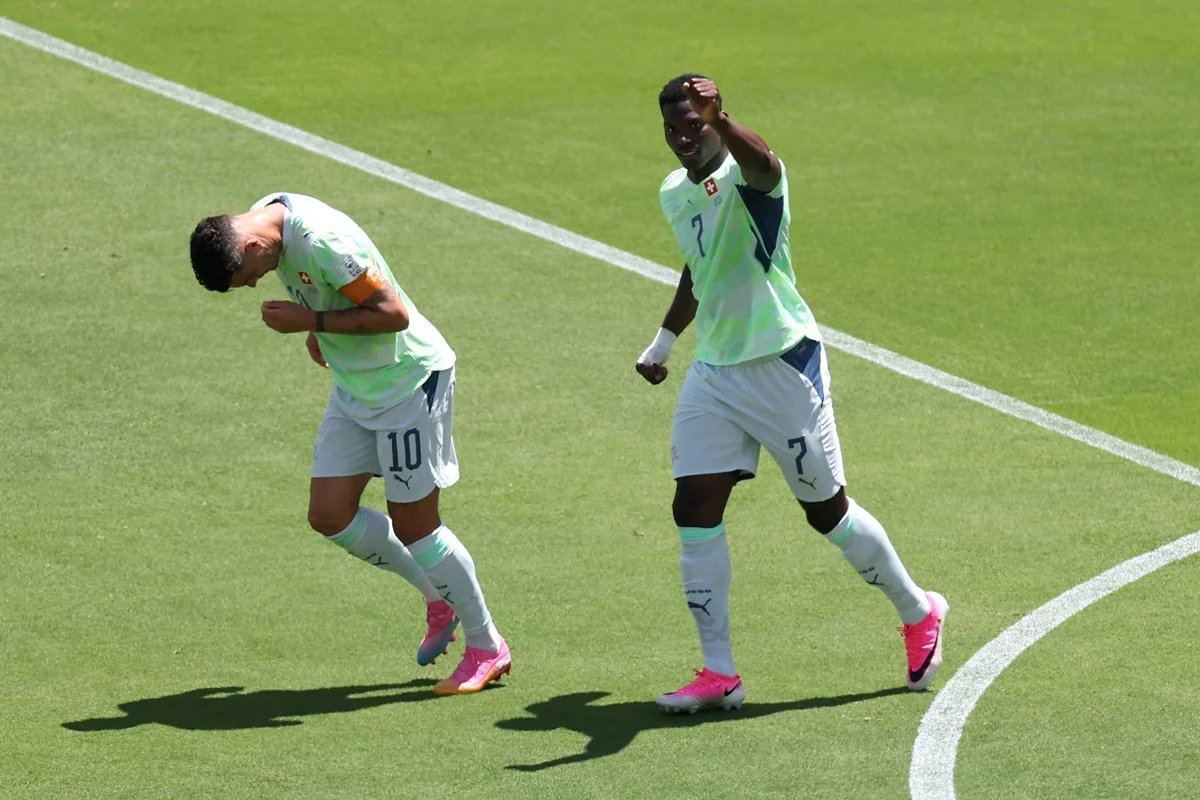 Breel Embolo marcó para Suiza el primer penal del Mundial 2026
