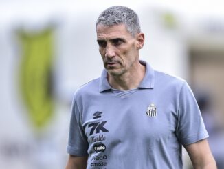 El ex entrenador del Santos pica en punta en la Academia. Juan Pablo Vojvoda es el técnico al que apunta Racing