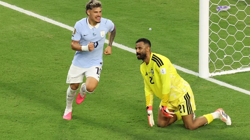 Uruguay reaccionó tarde y empató con Arabia Saudita en el grupo de España