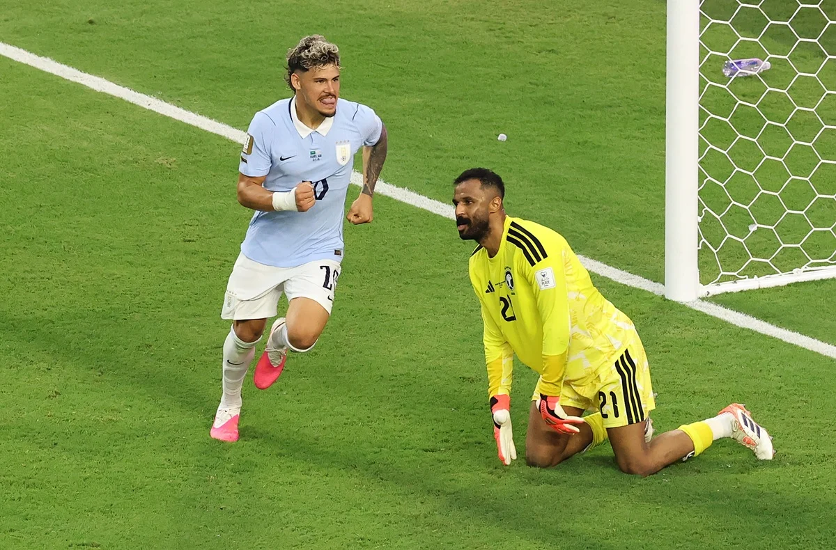 Uruguay reaccionó tarde y empató con Arabia Saudita en el grupo de España
