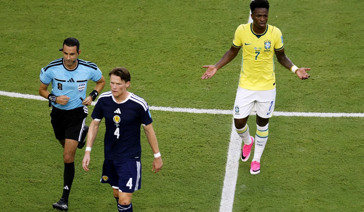 Los ovnis le abdujeron un gol a Brasil ante Escocia