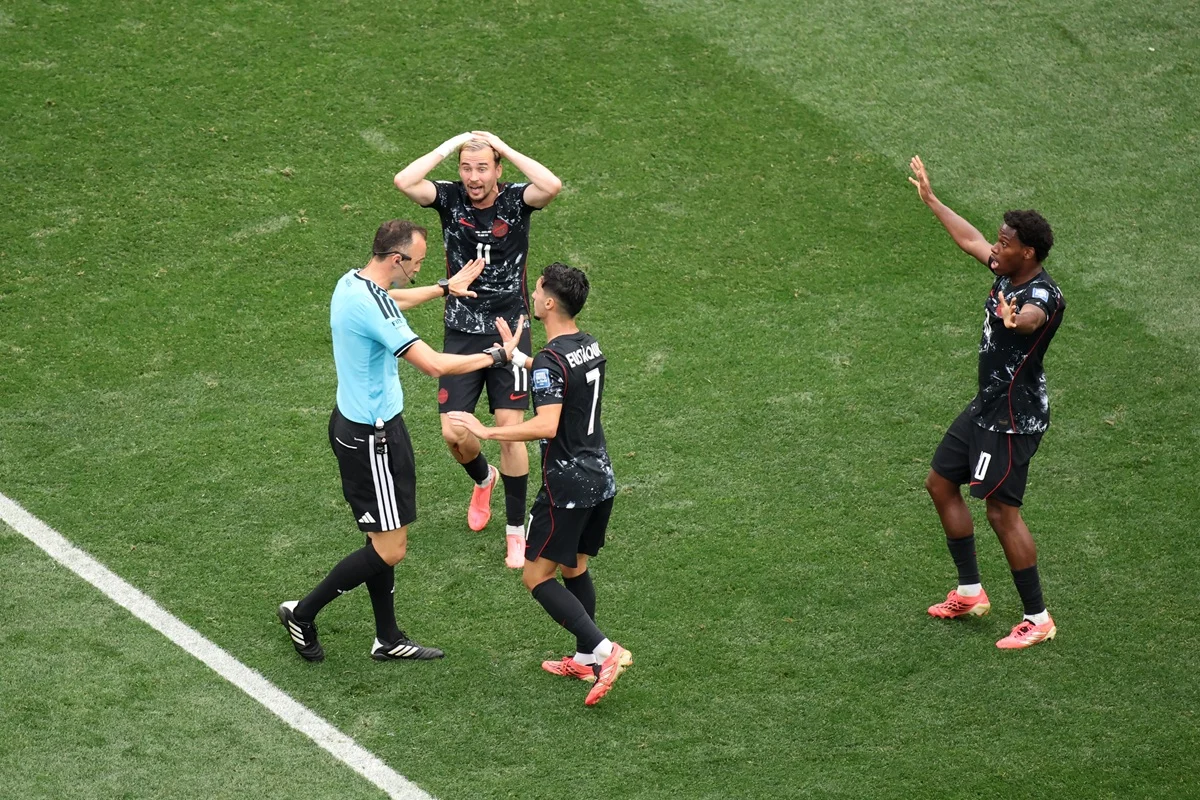 Canadá explotó contra el juez por un presunto penal ante Sudáfrica en el Mundial 2026