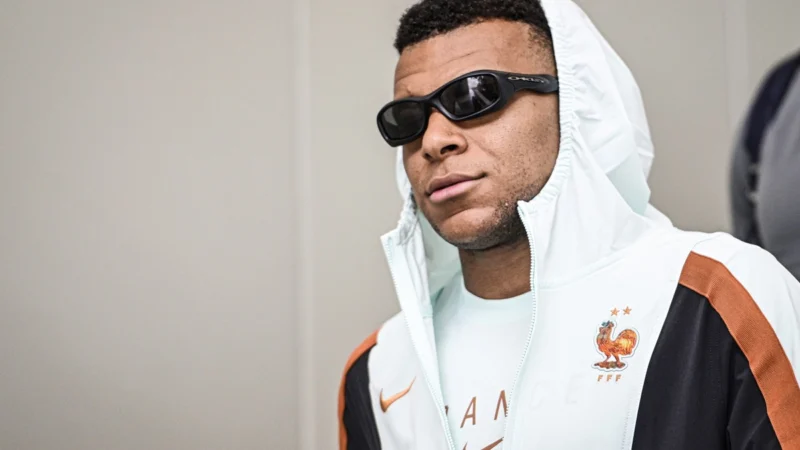 Kylian Mbappé y Sadio Mané encabezan las formaciones de Francia y Senegal