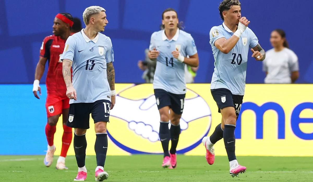 Maximiliano Araújo marcó por segundo partido al hilo con Uruguay en el Mundial
