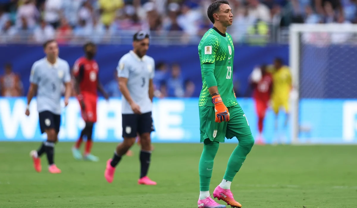 Fernando Muslera es el jugador con más presencias de Uruguay en un Mundial