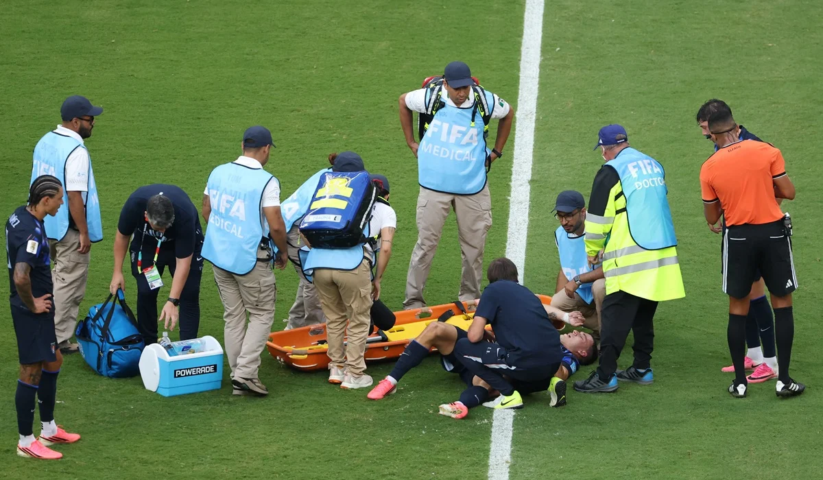 Afirman que Manuel Ugarte se rompió los ligamentos y Manchester United lo pierde hasta marzo