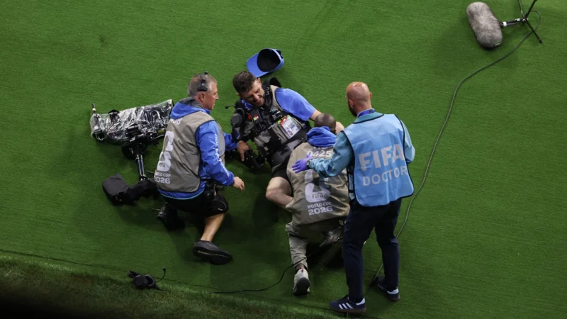 Khusanov intentó cerrar a Luis Díaz y terminó chocando contra un camarógrafo en pleno Mundial 2026