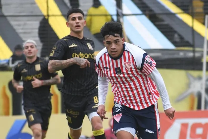 Almirante Brown venció a Los Andes y sigue escalando posiciones en la Primera Nacional